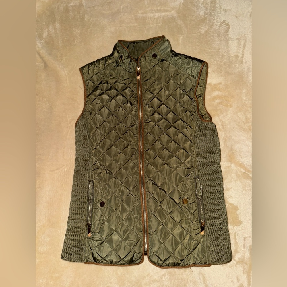 Bundle: 2 Vests - image 2